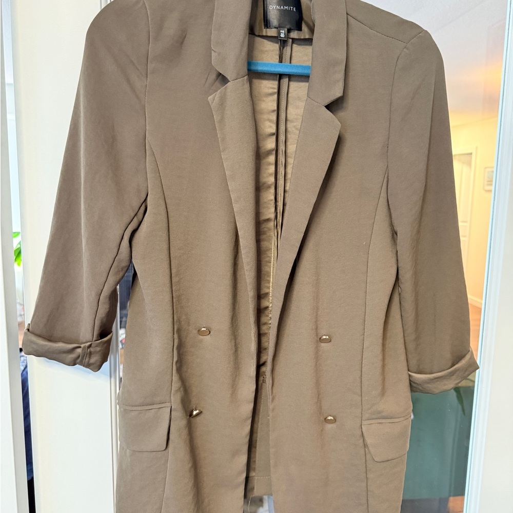 Dynamite - Elegant satiny Army color Blazer